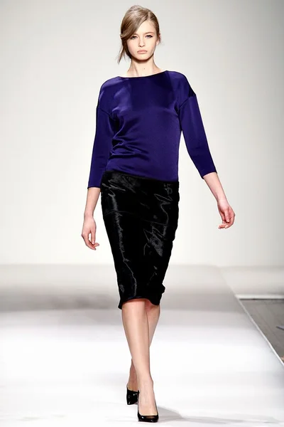 Look 27